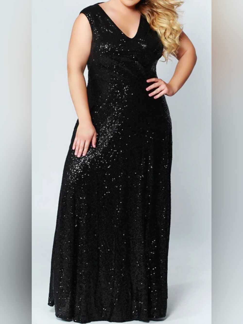Sydney's Closet # CE1801 Elegant Black Sequin V-Neck Evening Dress Size
